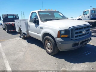FORD FORD F-350 CHASSIS XL/XLT