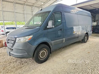 MERCEDES-BENZ SPRINTER 2500/3500