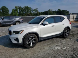 VOLVO XC40 CORE