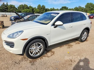 PORSCHE CAYENNE S HYBRID