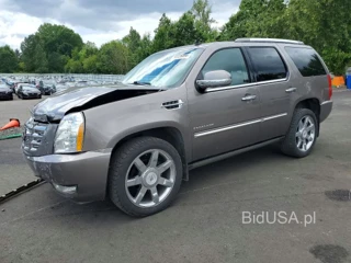 CADILLAC ESCALADE PREMIUM