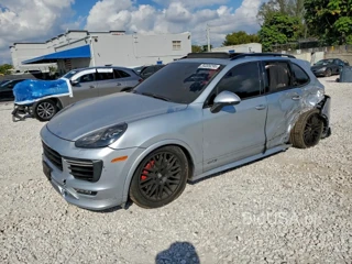 PORSCHE CAYENNE GTS