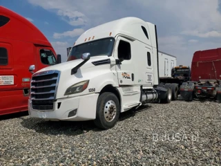 FREIGHTLINER CASCADIA 126