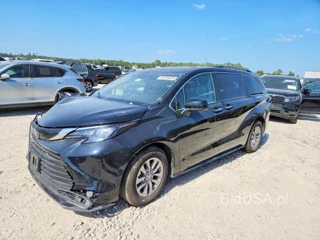TOYOTA SIENNA XLE 8-PASSENGER