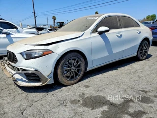 MERCEDES-BENZ A 220