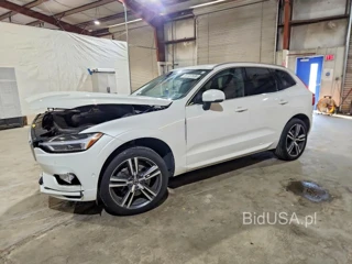 VOLVO XC60 T6 MOMENTUM
