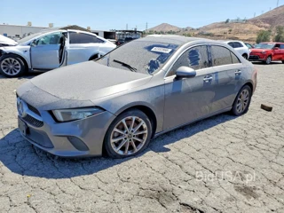 MERCEDES-BENZ A 220