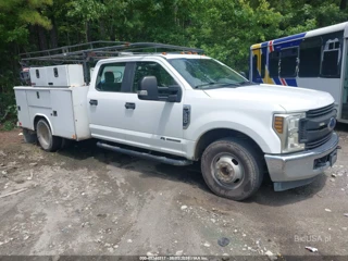 FORD FORD F-350 CHASSIS XL