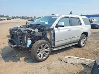 CADILLAC ESCALADE LUXURY