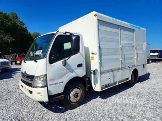 HINO 195