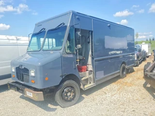 FREIGHTLINER CHASSIS M LINE