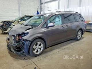 TOYOTA SIENNA LE
