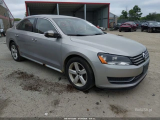 VOLKSWAGEN VOLKSWAGEN PASSAT 2.5L SE