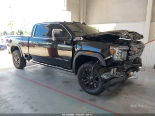 GMC SIERRA 3500HD 4WD  STANDARD BED DENALI