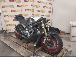 SUZUKI SUZUKI GSX-R750