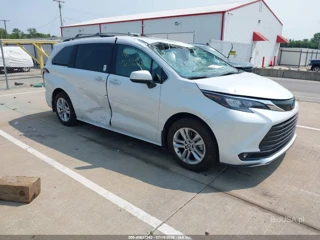 TOYOTA TOYOTA SIENNA XLE