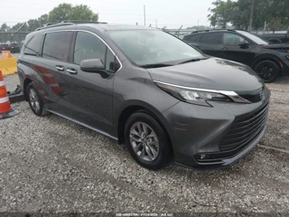 TOYOTA TOYOTA SIENNA XLE