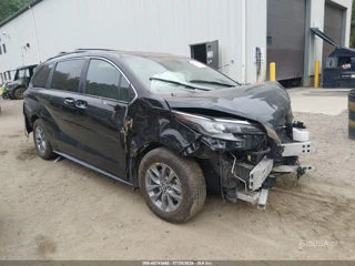 TOYOTA TOYOTA SIENNA XLE