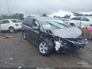 TOYOTA TOYOTA SIENNA LE 8 PASSENGER