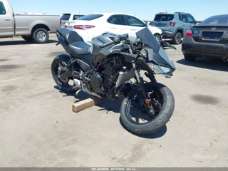 KAWASAKI KAWASAKI EX650 P