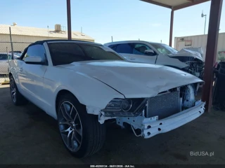 FORD FORD MUSTANG V6 PREMIUM
