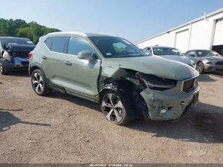 VOLVO VOLVO XC40 B5 CORE BRIGHT THEME