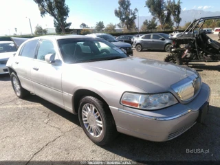 LINCOLN LINCOLN TOWN CAR SIGNATURE LIMITED