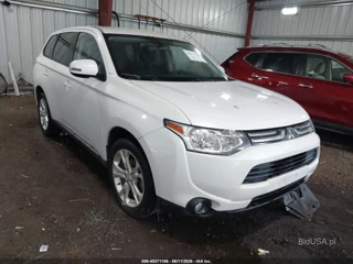 MITSUBISHI MITSUBISHI OUTLANDER SE