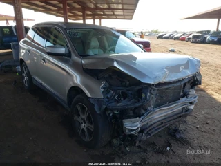 VOLVO VOLVO XC60 T6/T6 R-DESIGN