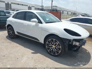 PORSCHE PORSCHE MACAN T