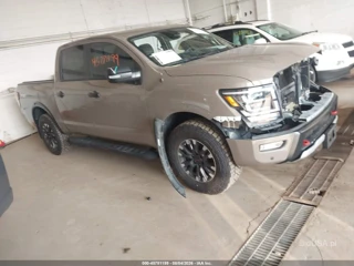 NISSAN NISSAN TITAN PRO-4X 4X4