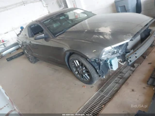 FORD FORD MUSTANG V6 PREMIUM