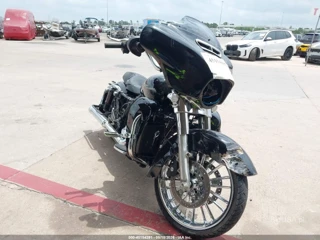 HARLEY-DAVIDSON HARLEY-DAVIDSON FLHX STREET GLIDE