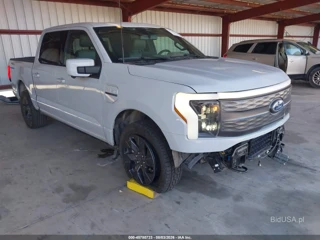 FORD FORD F-150 LIGHTNING LARIAT