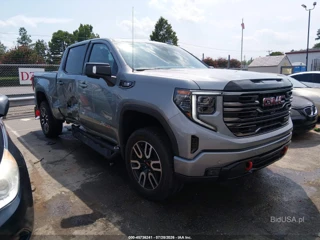 GMC SIERRA 1500 4WD  SHORT BOX AT4