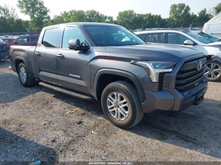 TOYOTA TOYOTA TUNDRA SR5
