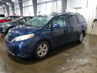 TOYOTA SIENNA LE