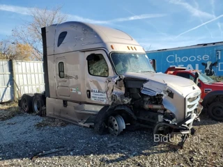 FREIGHTLINER CASCADIA 126