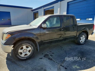NISSAN FRONTIER SE