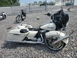 HARLEY-DAVIDSON FLHX 7 STREET GLIDE