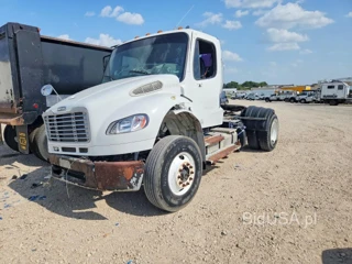 FREIGHTLINER M2 106 MEDIUM DUTY