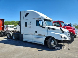 FREIGHTLINER CASCADIA 126 SLEEPER CAB"
