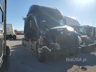FREIGHTLINER CASCADIA 126