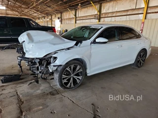 VOLKSWAGEN PASSAT SE