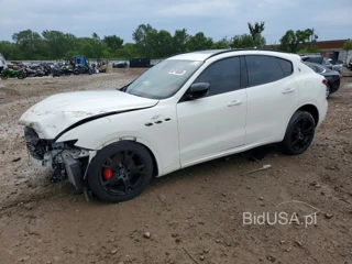 MASERATI LEVANTE BASE