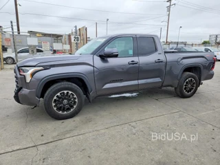 TOYOTA TUNDRA SR5