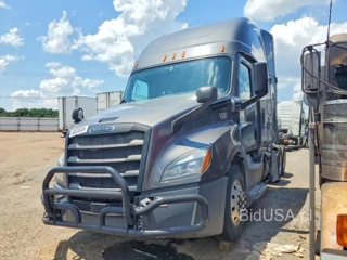 FREIGHTLINER CASCADIA 126