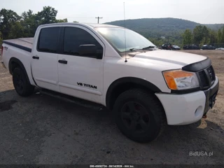 NISSAN NISSAN TITAN SE