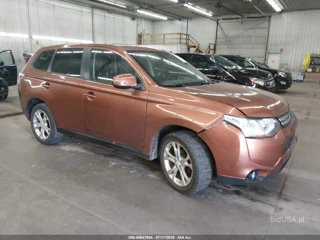 MITSUBISHI MITSUBISHI OUTLANDER SE