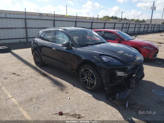 PORSCHE PORSCHE MACAN